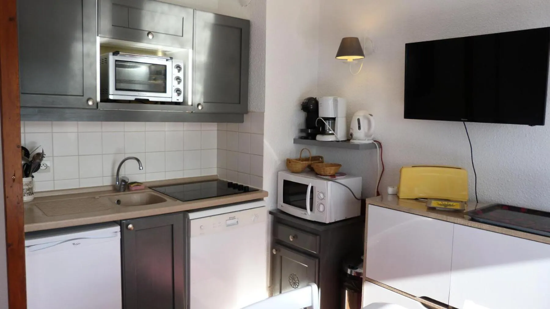 Residence Ruitor Arc 1800 - Appartement 3 Pieces Pour 6 Personnes Avec Une Jolie Vue Sur La Vallee, Proche Du Telecabine Dans Le Village De Charmettoger A A Mae-1878 Les Arcs  France